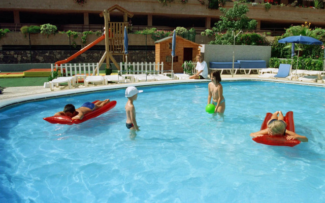 Alua Tenerife