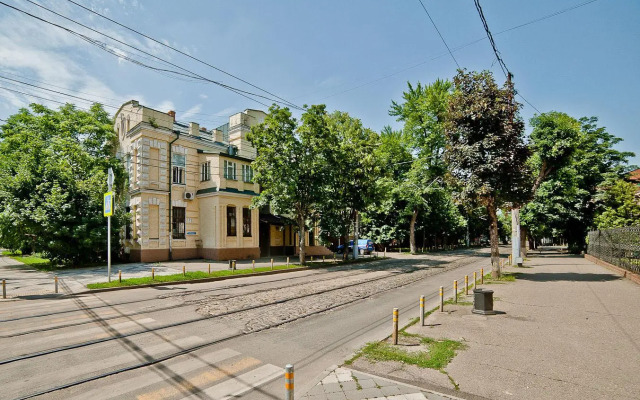 Апартаменты на улице Коммунаров 3