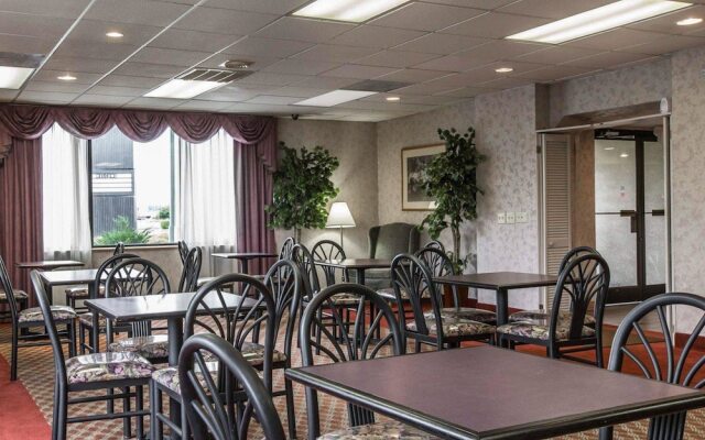 Econo Lodge Pilot Mountain