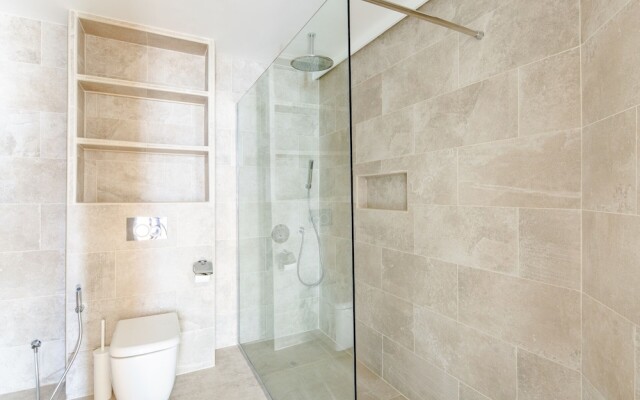 Impressive & Exceptional 2BR Apt in Dubai Marina!