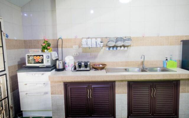 Plus Hostel Ayutthaya