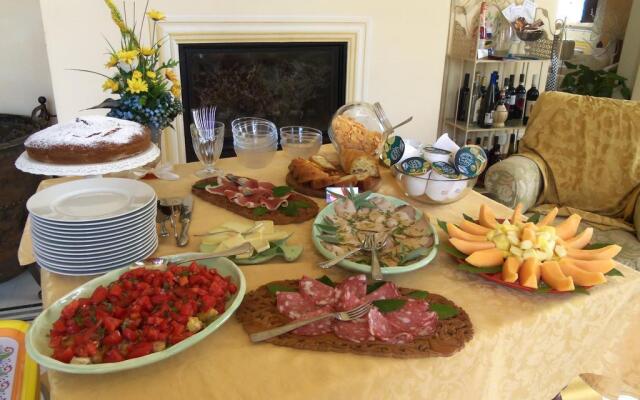 Marta Guest House