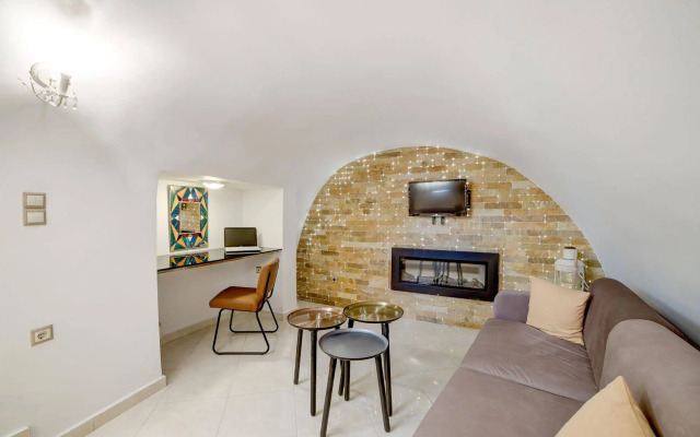 Santorini Suite Home