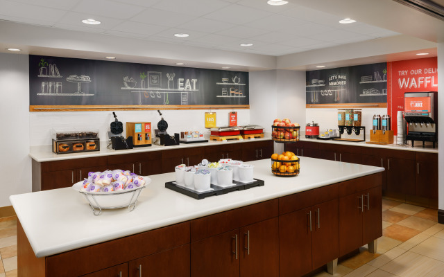 Hampton Inn & Suites West Sacramento