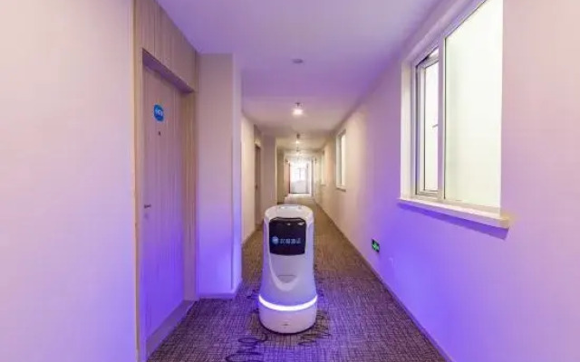 HanTing Hotel (Shanghai Xizang North Road Subway Station)