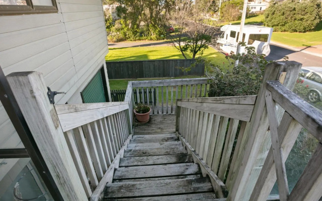 The White Haus - Waihi Beach Upstairs Holiday Unit