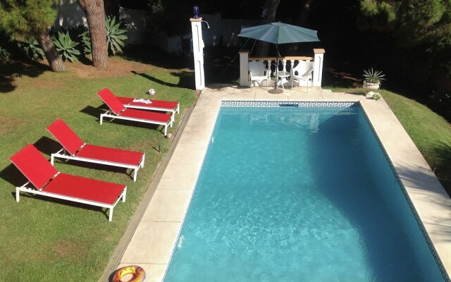 Apartment in Beautiful Villa With Communal Swimming Pool