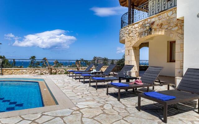 Villa Eleftheria private pool/garden/view/3bdrms/3.5bthrms