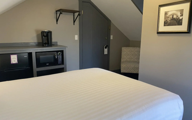 Captain Wohlt Inn Bed & Breakfast