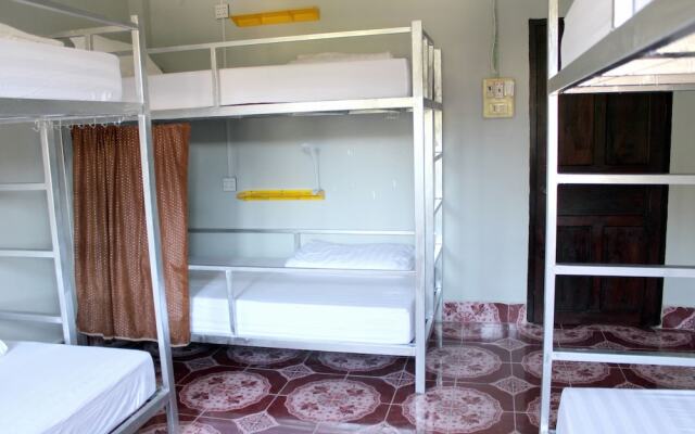 Aham Backpackers Hostel - Adults Only