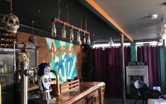 Acapulco Rooms