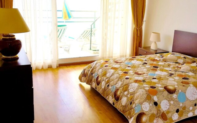 Apartment With 3 Bedrooms in Funchal, With Wonderful sea View, Shared Pool, Furnished Terrace - 50 m From the Beach