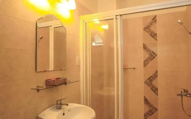 Hung Phong Hotel