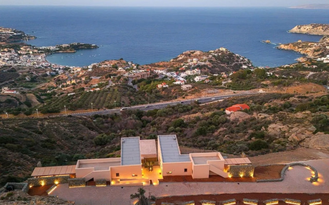Villa Ouranos - Where the World Unfolds Before you