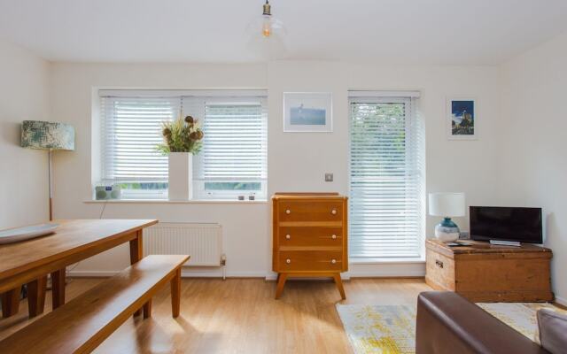 1 Bed with Balcony by Broadway Market & Columbia Road