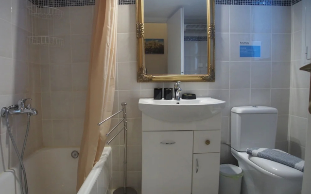 Homely Stay at Acropolis Museum