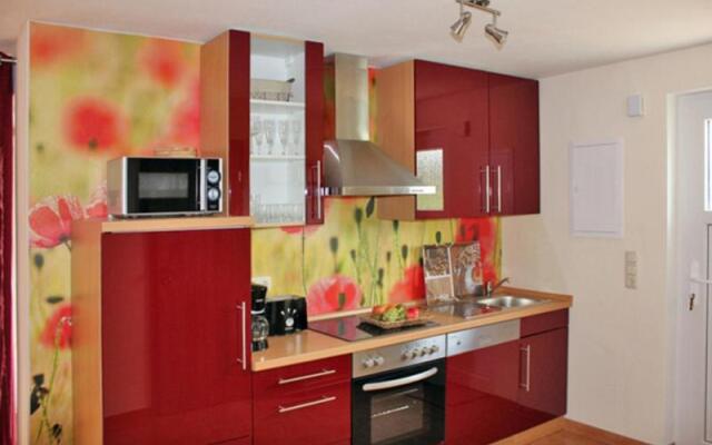 kleines Ferienhaus am Feldrand