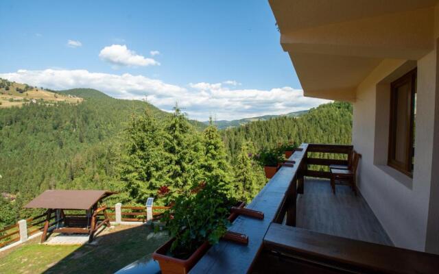 Denisa's Lodge