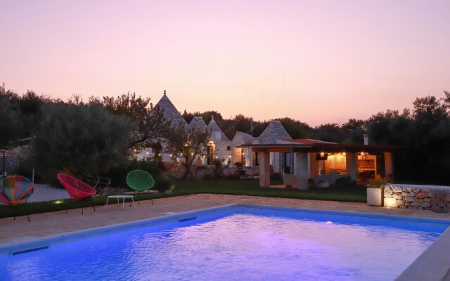 TD Trulli Della Magnolia Trulli w Amazing Garden