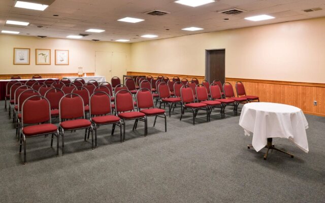 Americas Best Value Inn - Campus View