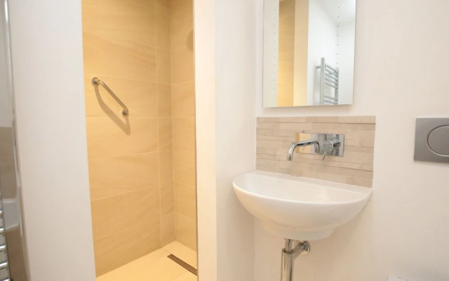 Lovely Central Oxford Apartment + Sun Trap Patio