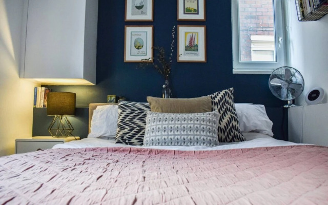 Stylish 3 Bedroom Home With Roof Terrace