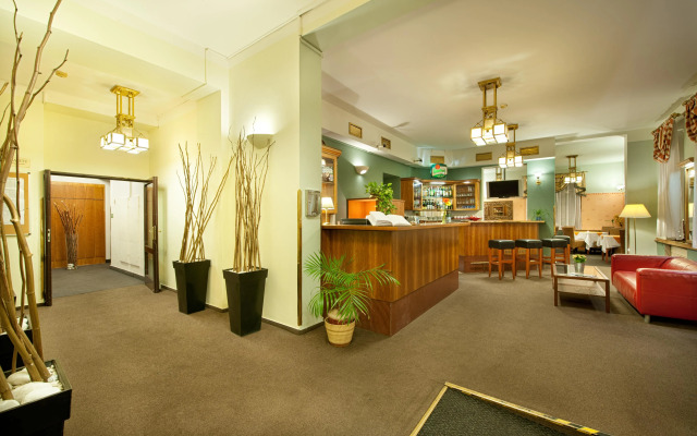 Hotel Aron