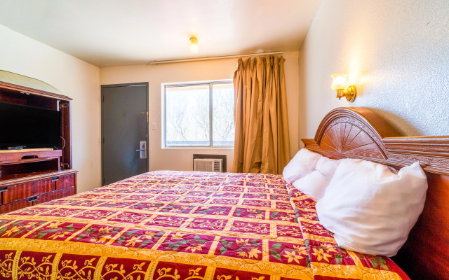 Castle Inn & Suites By OYO Chickasha