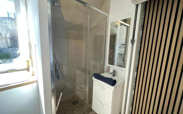 Petit studio au pied du château