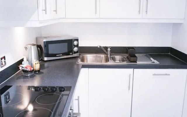 City Centre Apartment - Free Parking, Wifi & Netflix