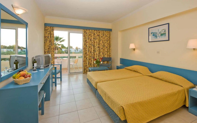 Alex Beach Hotel - Bungalows Hotel