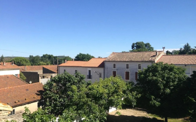Olonzac. Chambres d hôtes avec piscine