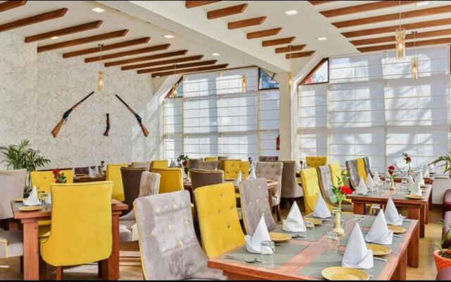 Hotel Snow Crests Manor