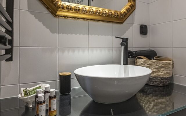 Ipelhome Plaka Boutique Apartments