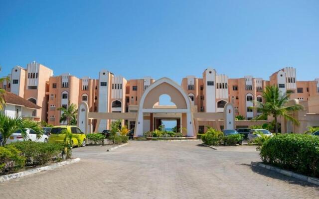 Stay.Plus Shanzu Beachfront Apartment