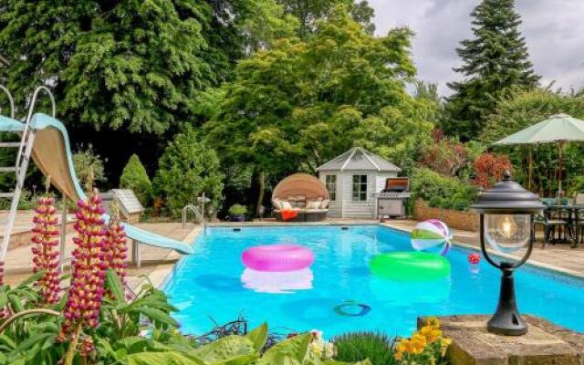 The Manor Coach House