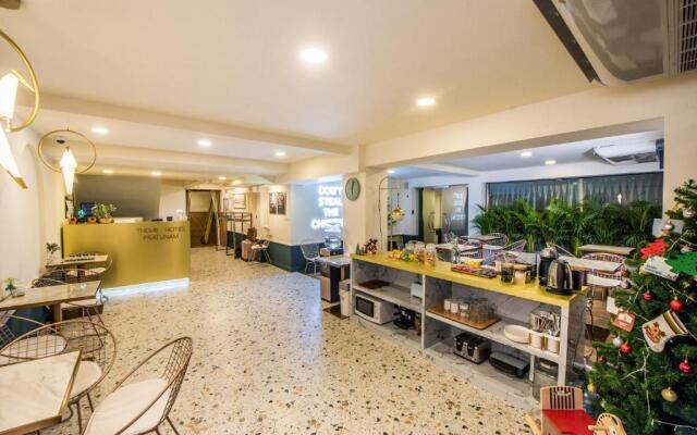 Theme Boutique Hotel