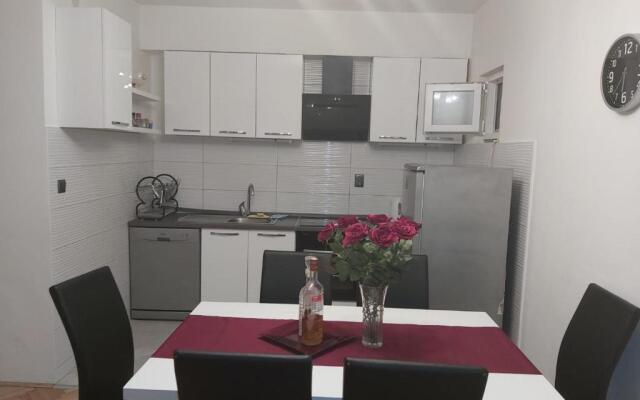 Apartment Ema