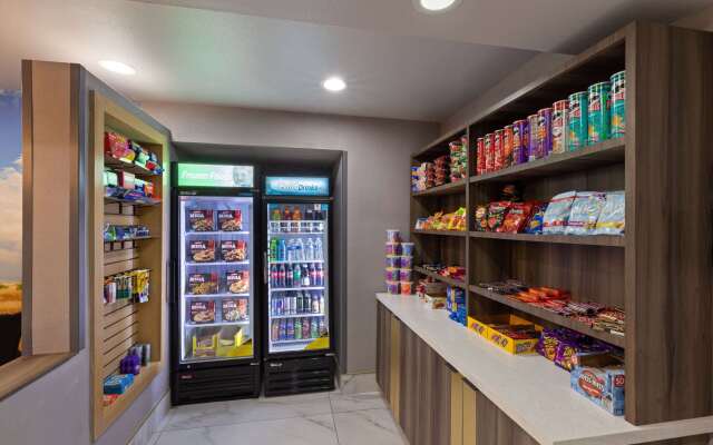 La Quinta Inn & Suites by Wyndham Olathe