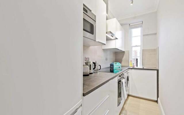 Newly Refurbished 2 Bed In Bayswater, 2Min To Stn