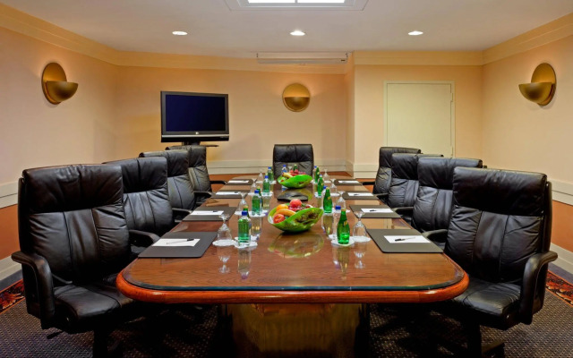 DoubleTree by Hilton New York LaGuardia Airport