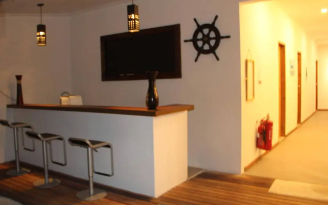 Cokes Surf Shack