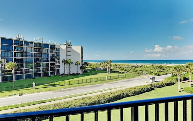 Modernized Oceanfront Beach 2 Bedroom Condo