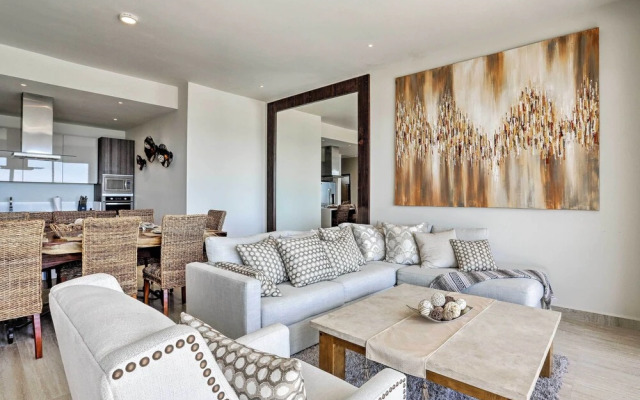 Luxe Cabo Condo w/ Ocean Views + Amenities!