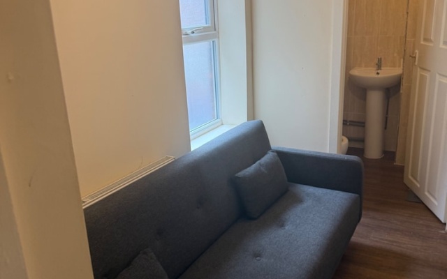 Apartment Sleeps 4 With Parking