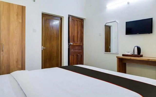 FabExpress De Classio With Pool - Nr. Candolim Beach