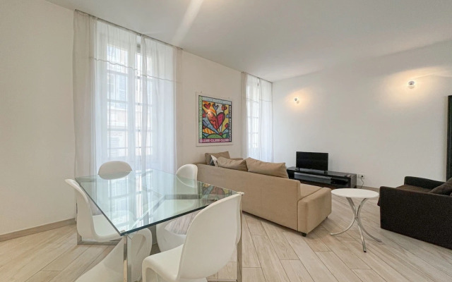 2D Tony Allard in Cannes