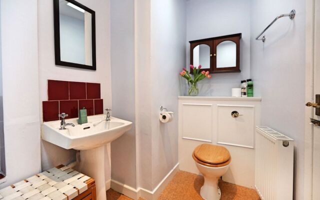 Wonderful Central Edinburgh Apartment