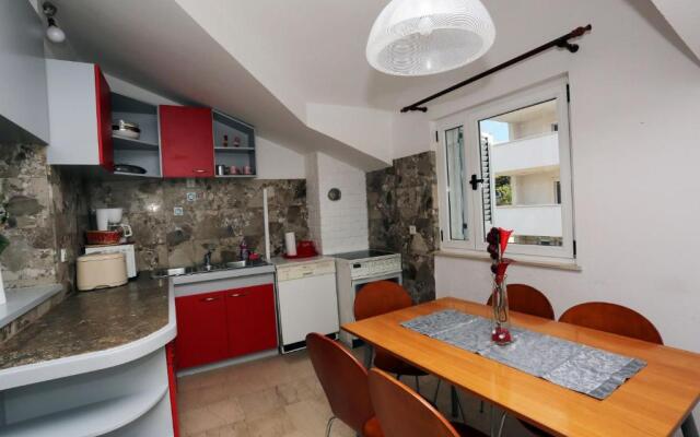 Apartment Aldica - 300 m from sea: A3 Supetar, Island Brac