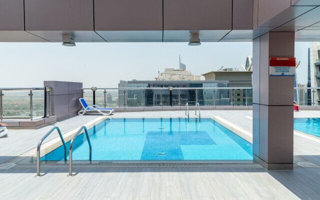 Premier 1BR Apartment in JLT - Sleeps 3!